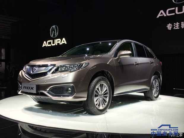 新款讴歌rdx对外观细节进行了小幅修改,前脸的遁形进气格栅采用镀铬