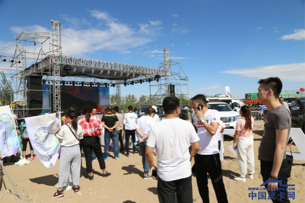 热情的沙漠，欢乐的节日——中国（国际）汽车旅游大会再临乌海