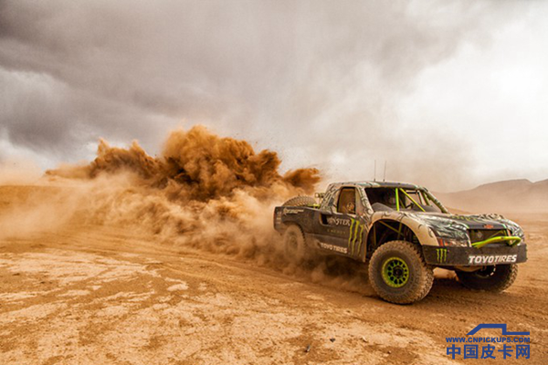 獎盃卡車trophytruck皮卡中的陸地飛行器