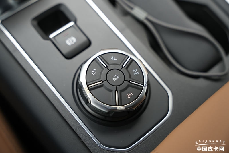 2211041138503e41884034.jpg 10萬皮卡新選擇 靜態(tài)解析威麟R08