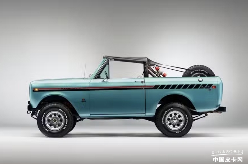 281639383c6f09b30a4636.jpg 皮卡世界的“奇葩” 盤點(diǎn)歷史上著名的敞篷皮卡