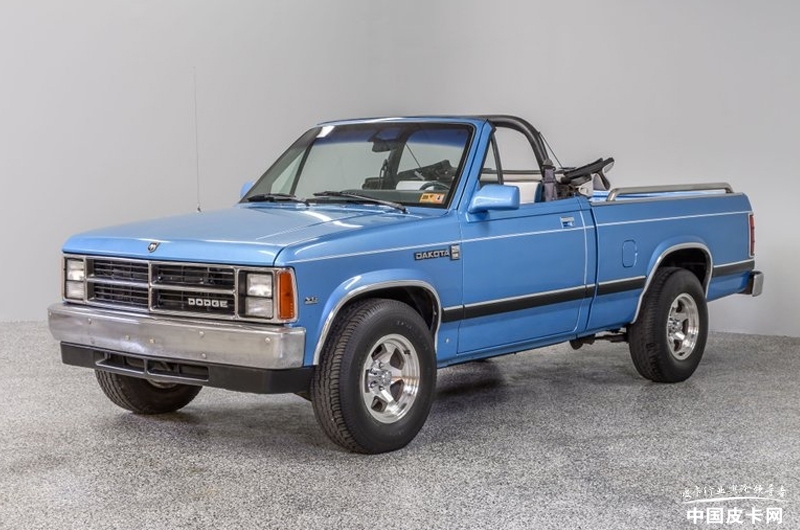 28164031b6c7283a5a5558.jpg 皮卡世界的“奇葩” 盤點(diǎn)歷史上著名的敞篷皮卡