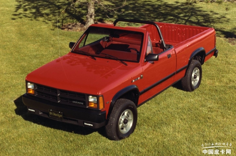 28164037830828e05d3696.jpg 皮卡世界的“奇葩” 盤點(diǎn)歷史上著名的敞篷皮卡