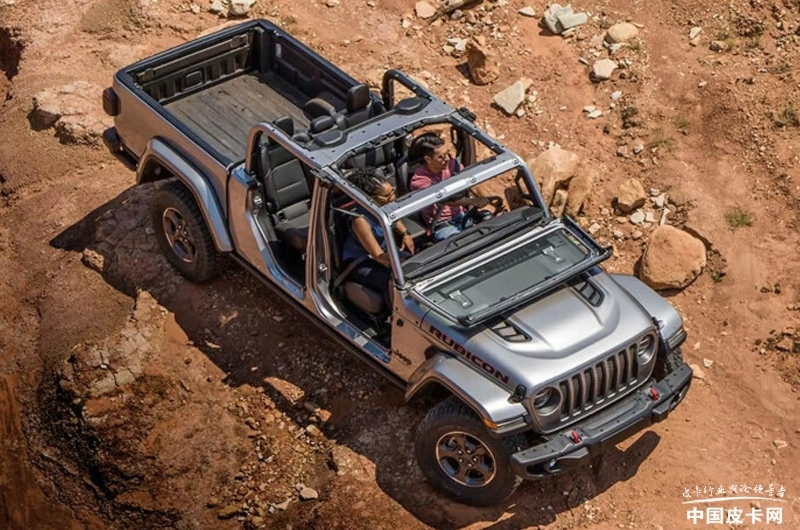 2816412063f1b128675120.jpg 皮卡世界的“奇葩” 盤點(diǎn)歷史上著名的敞篷皮卡